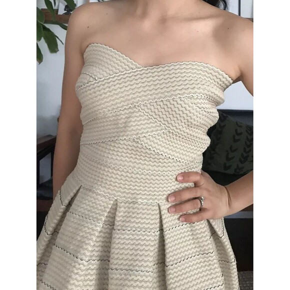 Gracia textured mini dress pleated skirt beige black sweetheart Medium NWT prom‎ - Picture 8 of 11